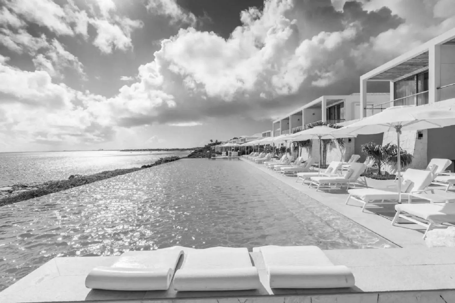 Stunning Beachfront Apartment Providenciales