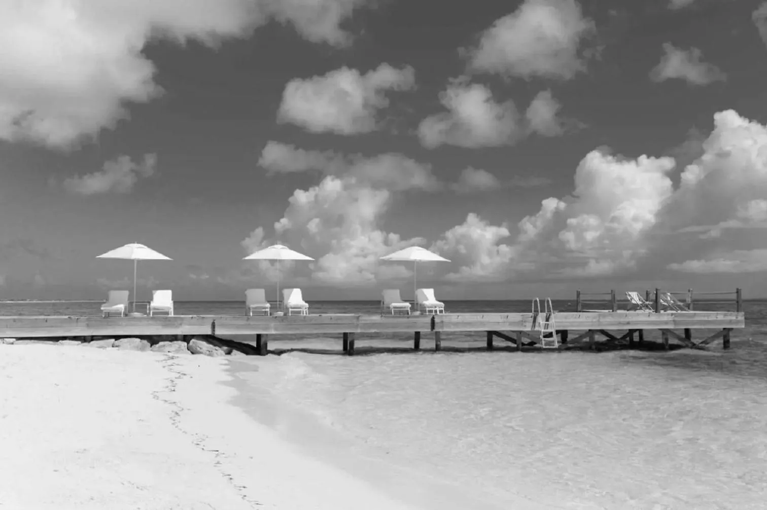 Stunning Beachfront Apartment Providenciales