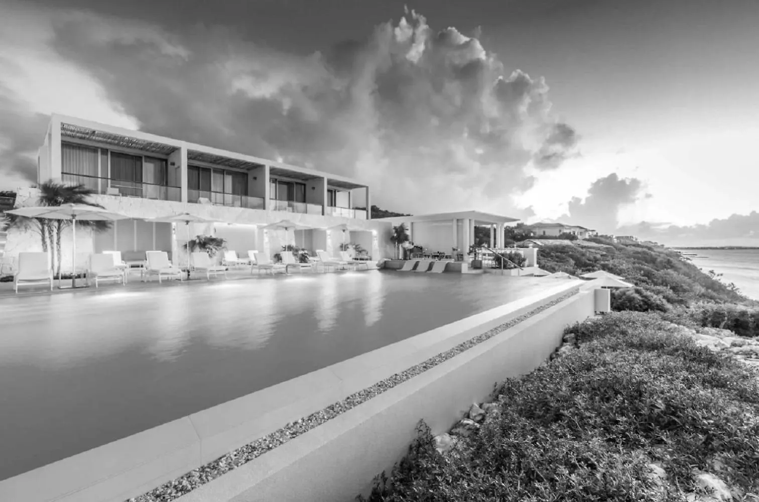 Stunning Beachfront Apartment Providenciales